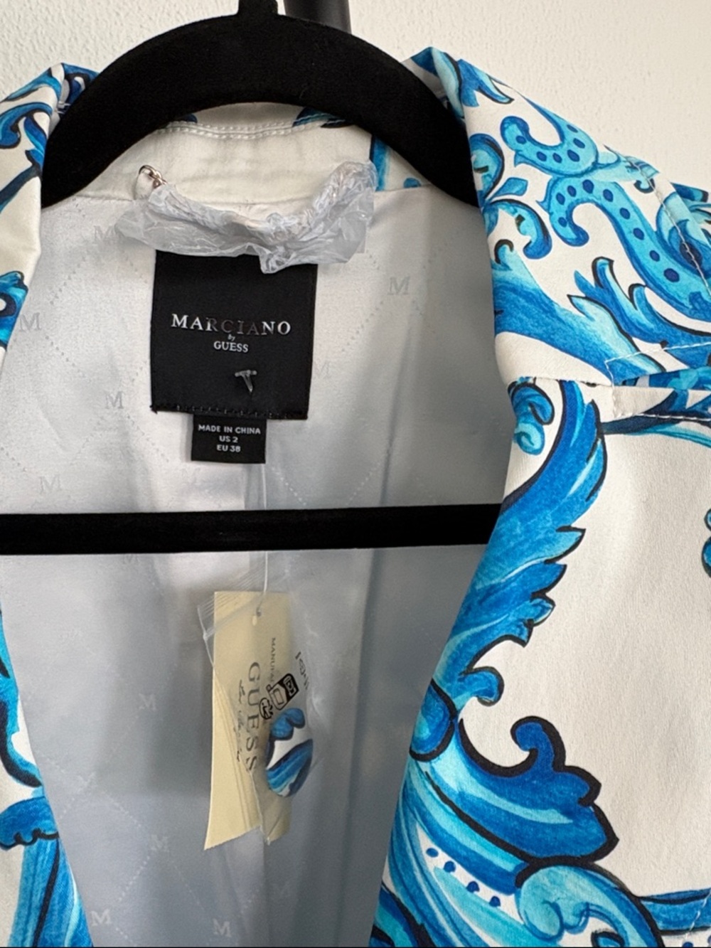 Guess by Marciano White Blazer with Blue Paisley Print - Picture 3 of 8